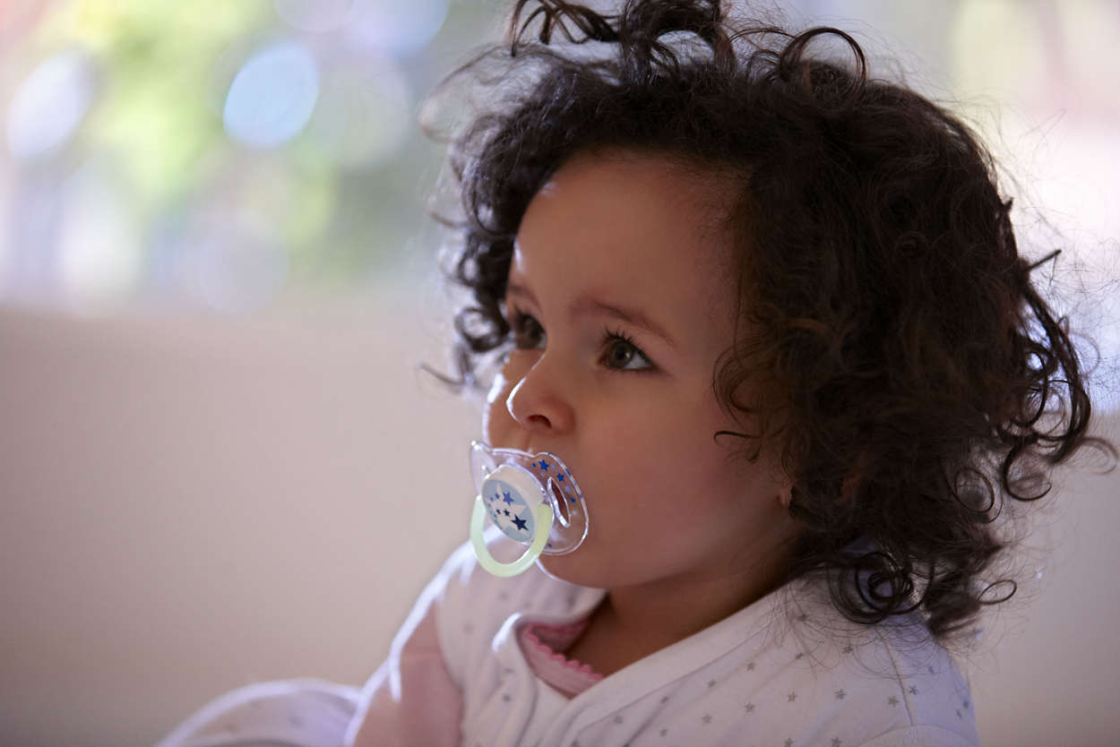 Пустышка силиконовая серия Night 6-18 месяцев Philips Avent, 2 шт