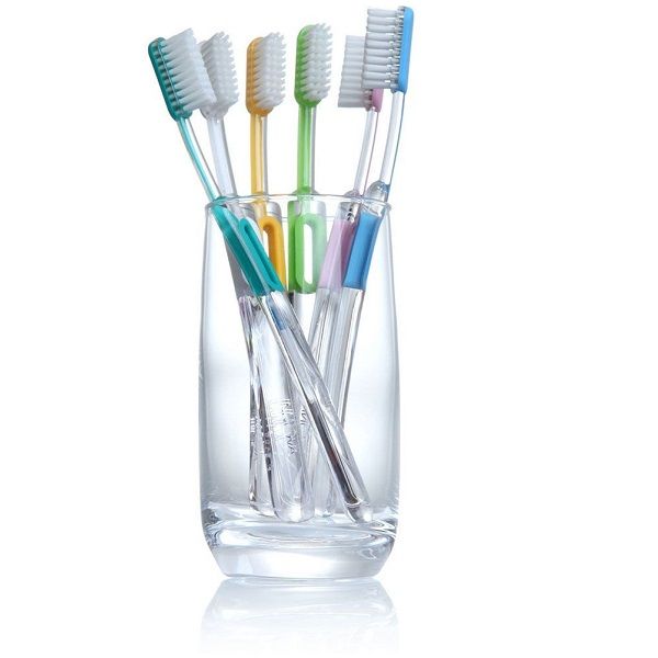 Деликатная зубная щетка Innova с ионами серебра